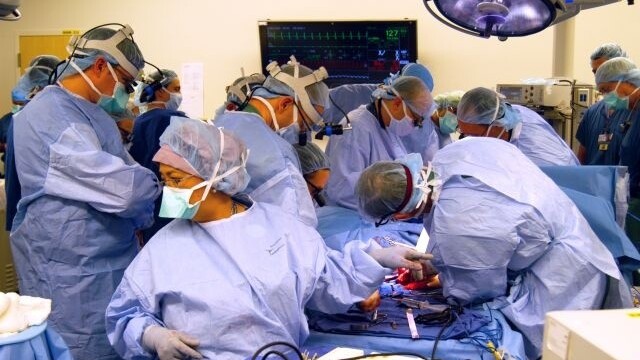 transplantácia rúk chirurg